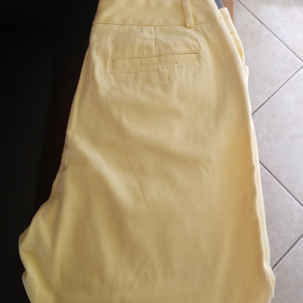 Yellow Capri ⚡